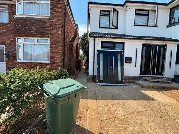 Studio To Rent In The Studio Annex, Sinclair Avenue, Banbury, OX16