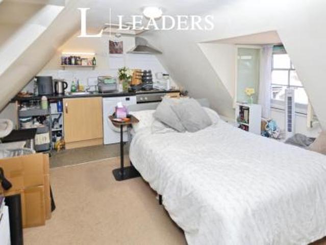 Studio to rent in Vineyard Street, Colchester, CO2 | Leaders
