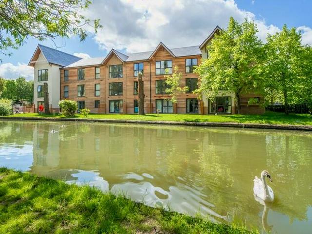 Studio To Rent In Waterside House, Woodley Headland, MK6