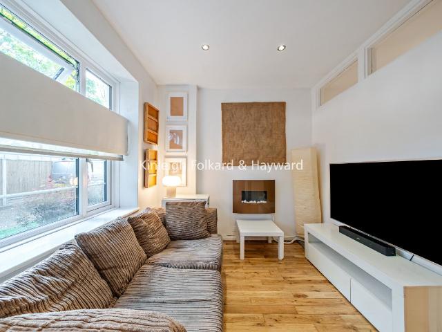 studio to rent in Wyke Road, London, SW20