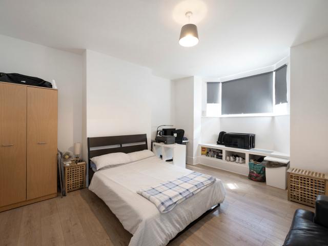 Studio to rent in Ashburton Road, Southsea, Hampshire, PO5 | Leaders