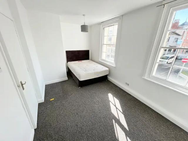 Studio To Rent In Bath Street, Leamington Spa, CV31