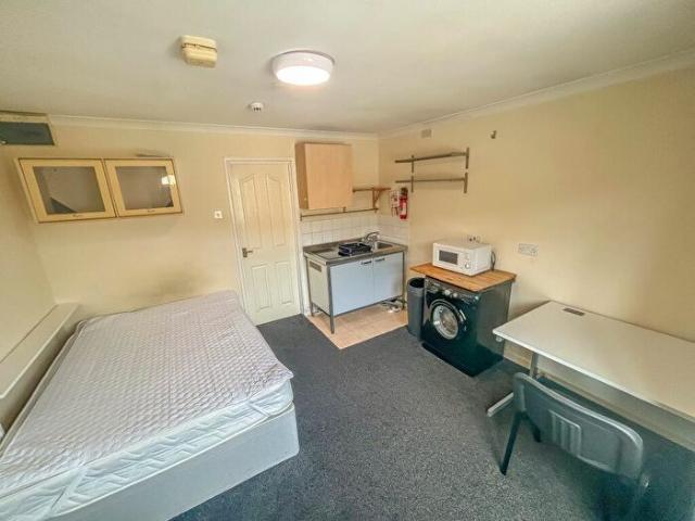 Studio To Rent In Broadway, Treforest, Pontypridd, CF37