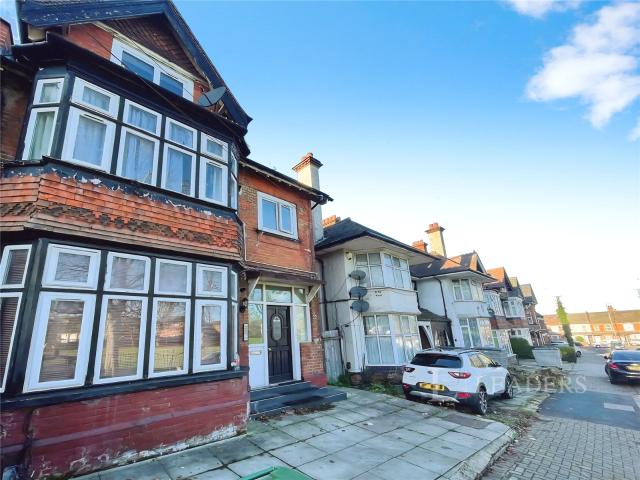 Studio to rent in Brantwood Road, Luton, Bedfordshire, LU1 | Leaders