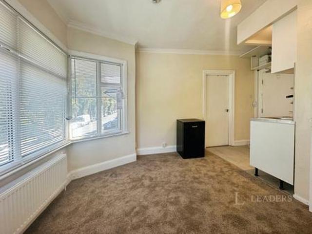 Studio to rent in Brantwood Road, Luton, Bedfordshire, LU1 | Leaders