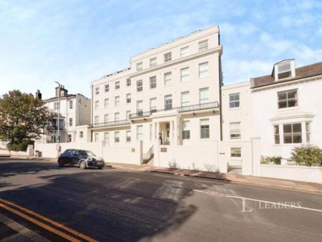 Studio to rent in Buckingham Place, Brighton, East Sussex, BN1 | Leaders