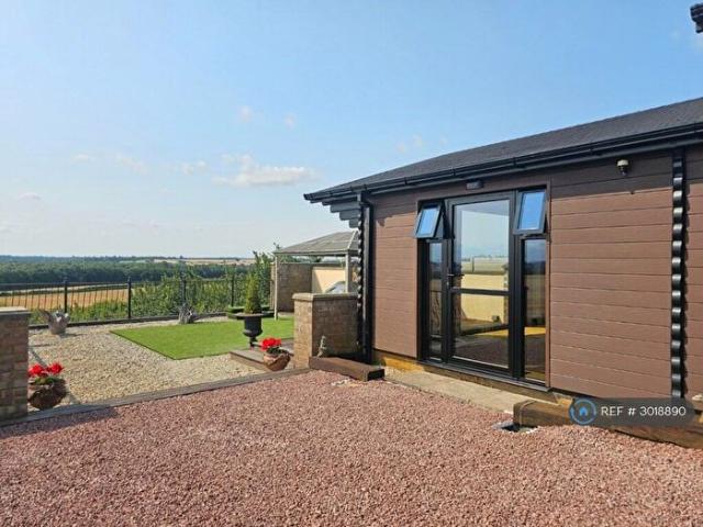 Studio To Rent In Clare Close, Northampton, NN6