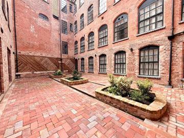 Studio To Rent In Classic First Floor Studio Oracle, Roden Street, NG3