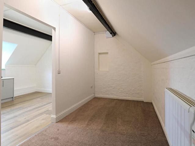 Studio To Rent In G High Street, Burton Latimer, NN15