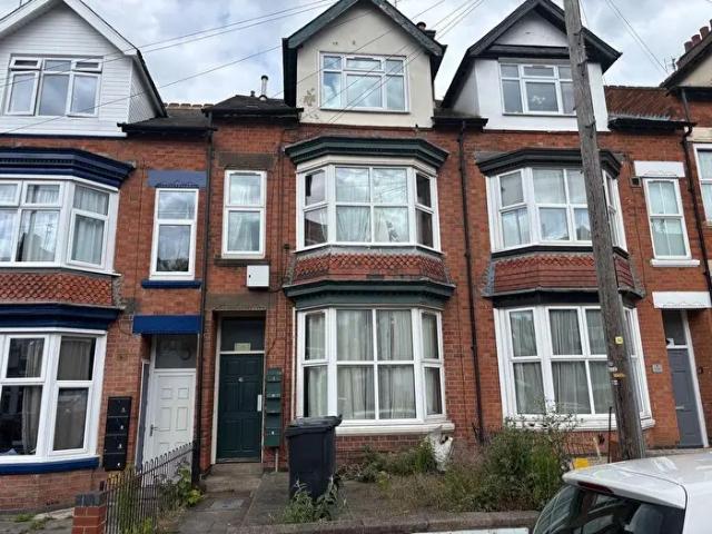 Studio To Rent In Glenfield Road, LE3