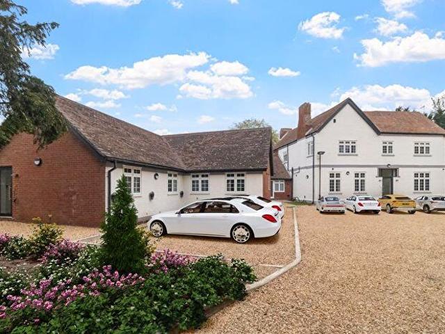 Studio To Rent In Hanmer Road, Next To St Thomas Church, Milton Keynes, MK6