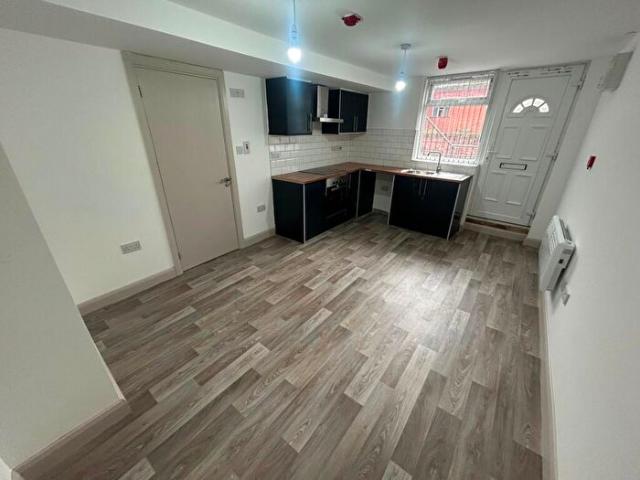 Studio To Rent In High Street, Staffordshire, Burton Upon Trent, DE14