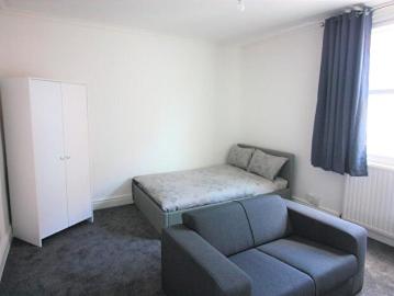 Studio To Rent In Huntingdon Street, Nottingham, NG1