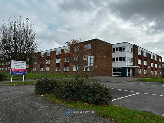 Studio To Rent In Long Meadow Road, Aylesbury, HP21
