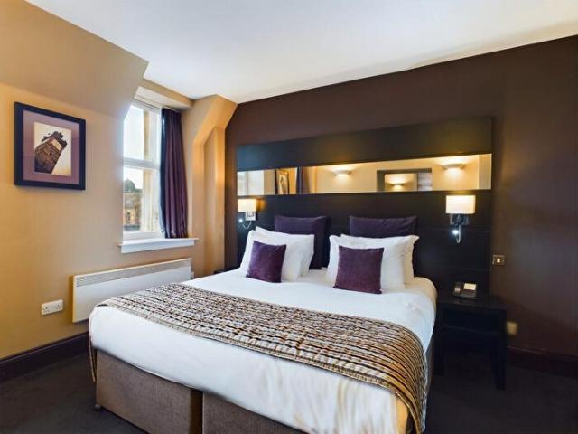 Studio To Rent In Luxury Studio Deluxe Fully Furnished, G1