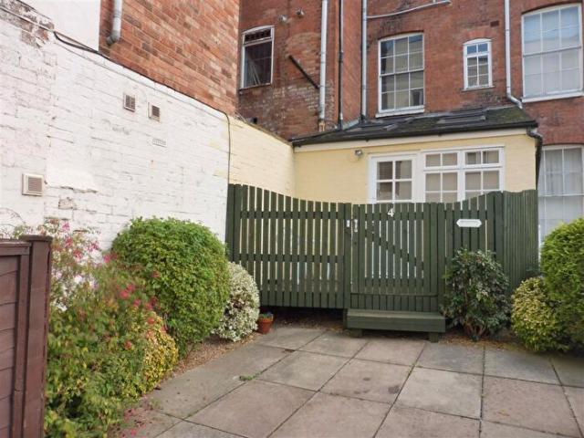 Studio To Rent In Portland Street, Leamington Spa, CV32