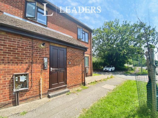 Studio to rent in Radlett Road, Frogmore, St. Albans, Hertfordshire, AL2 | Leaders