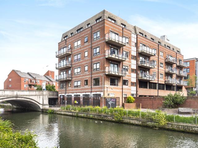 Studio to Rent in Reading Royal Court PRL200267