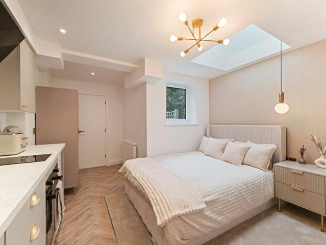 Studio To Rent In Room, Drewry Lane, DE22