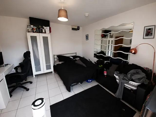 Studio To Rent In Roundhouse Road, Coventry, CV3