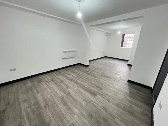 Studio To Rent In Saffron Lane, Leicester, LE2