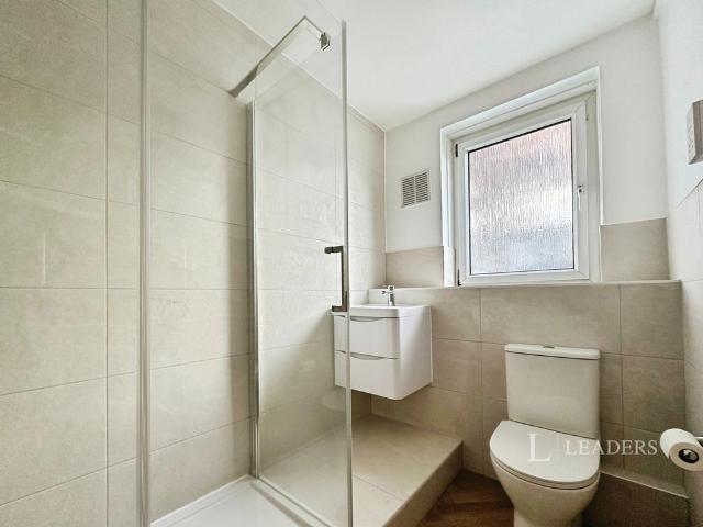 studio to rent Kings Road, Brighton, East Sussex, BN1