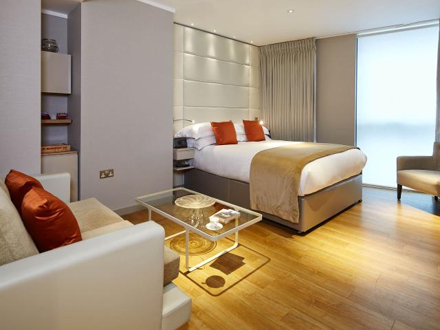 Studio to rent Lower Thames Street, Tower Hill EC3R