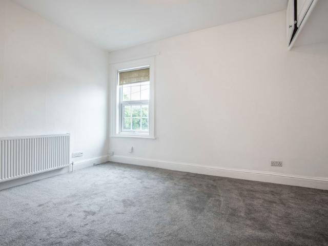studio to rent Lymington House, SG1