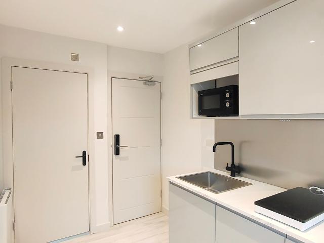 Studio to rent on Addison Gardens, London