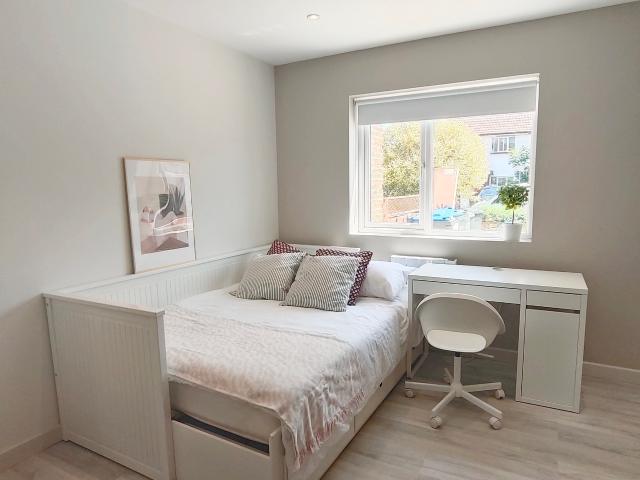 Studio to rent on Addison Gardens, London