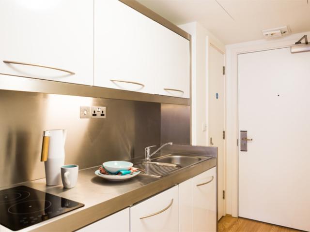 Studio to rent on Alderson Street, London