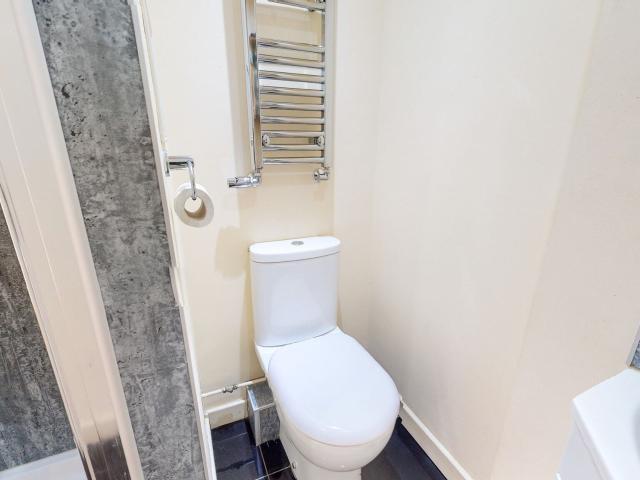 Studio to rent on Ashmore Road, London