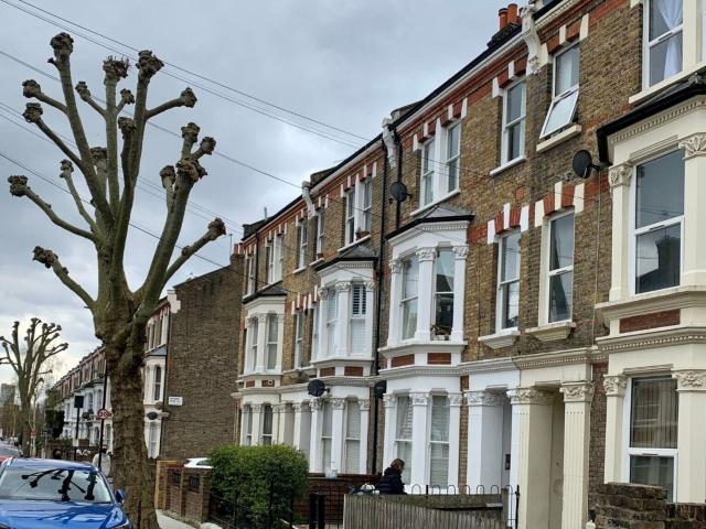 Studio to rent on Ashmore Road, London