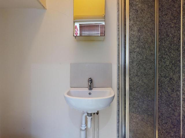 Studio to rent on Brondesbury Park, London