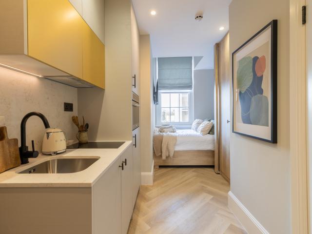 Studio to rent on Draycott Avenue, London
