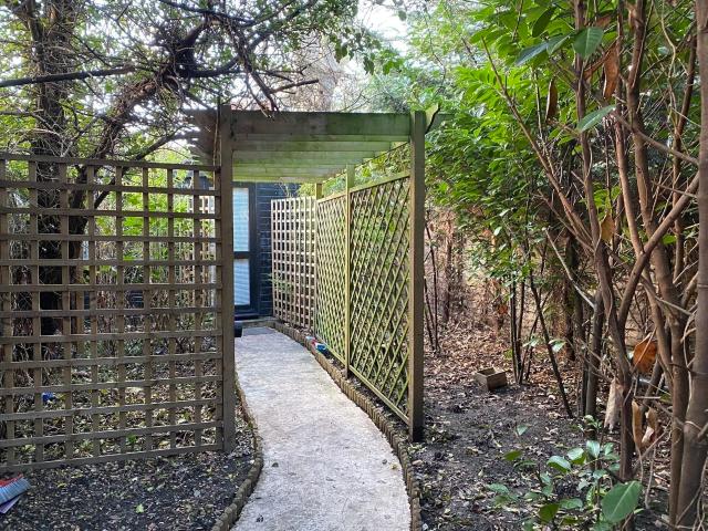 Studio to rent on James Avenue, London