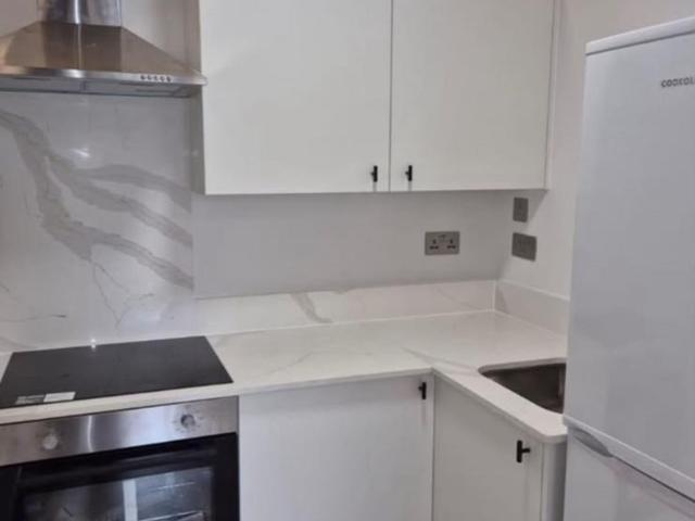 Studio to rent on Ledbury Place, London