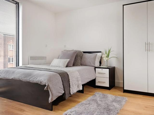 Studio to rent on Myrtle Parade, Liverpool