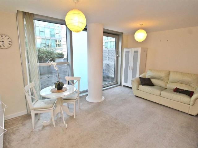 studio to rent Rillaton Walk, Milton Keynes, Buckinghamshire, MK9