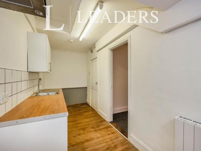 studio to rent Sea Front, Hayling Island, PO11