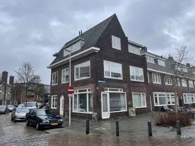 Studio te huur Bakhuizen van den Brinkstraat 18 G in Utrecht voor € 692