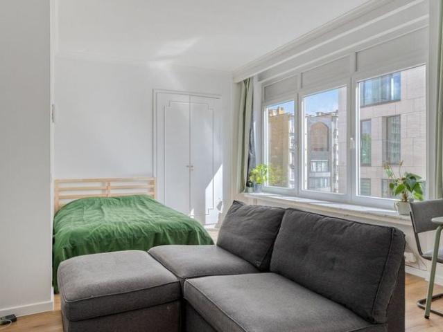 Studio te huur in Antwerpen voor € 795 met 1 slaapkamer