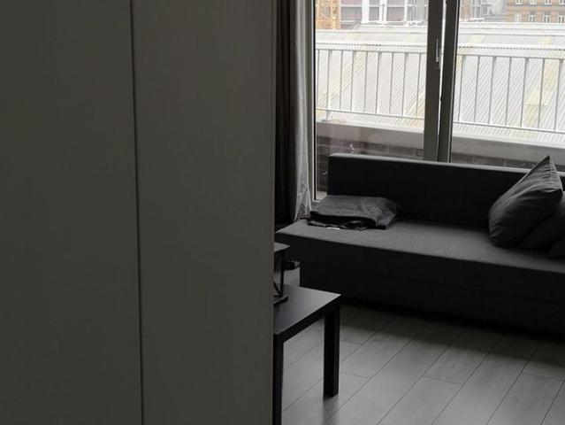 Studio te huur in Antwerpen voor € 890 met 1 slaapkamer