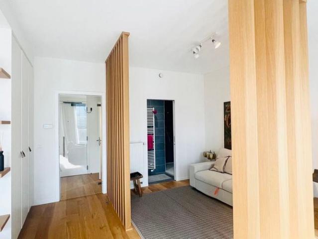 Studio te huur in Etterbeek voor € 1.200 met 1 slaapkamer