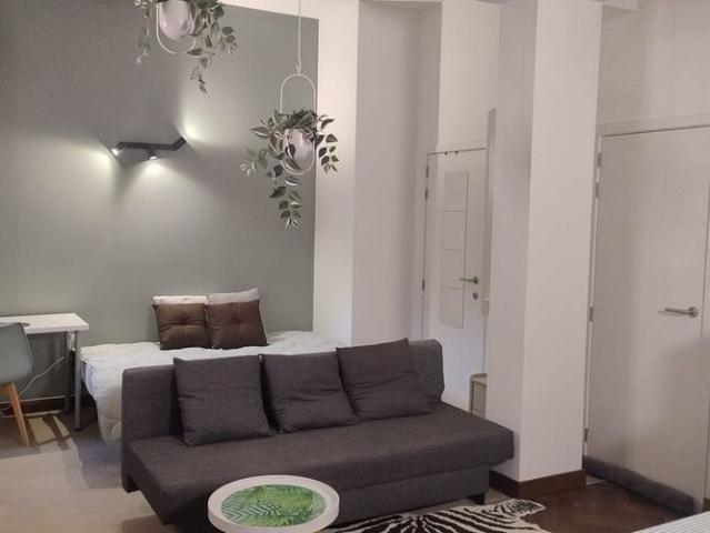 Studio te huur in Leuven voor € 730 met 1 slaapkamer