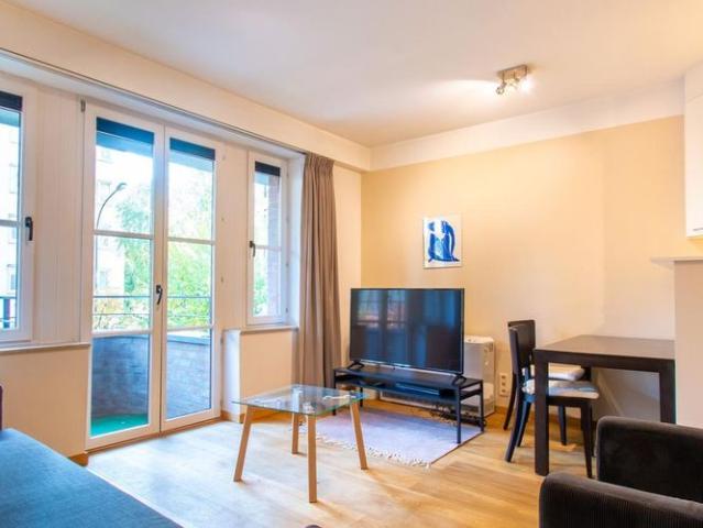 Studio te huur in Oudergem voor € 725 met 1 slaapkamer