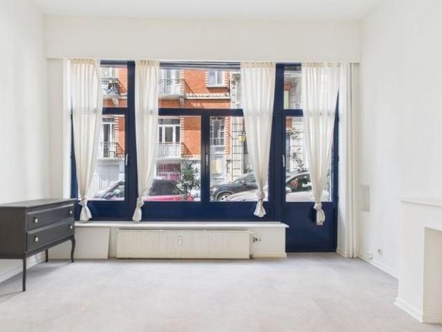 Studio te huur in Sint Gillis voor € 890 met 1 slaapkamer