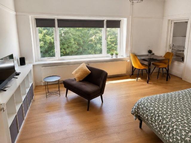 Studio te huur Julianalaan in Schiedam voor € 1.443