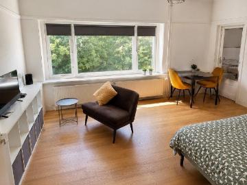 Studio te huur Julianalaan in Schiedam voor € 1.443
