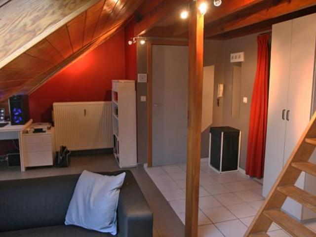 Studio te Wagenmakersstraat 83 Kortrijk, WH15 640 €/maand. Pand Code: WH15